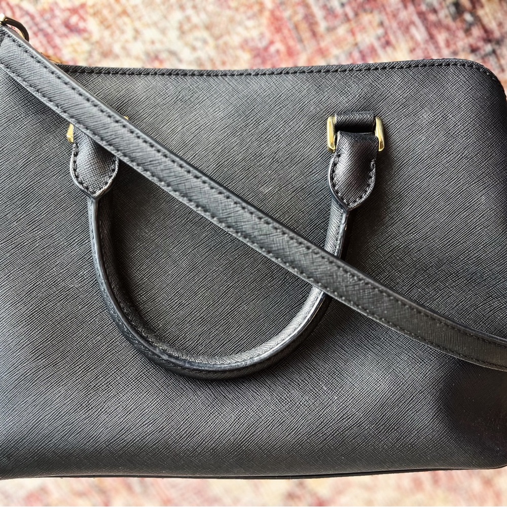 Michael Kors Savana Large Saffiano Leather Satchel. - Picture 4 of 8